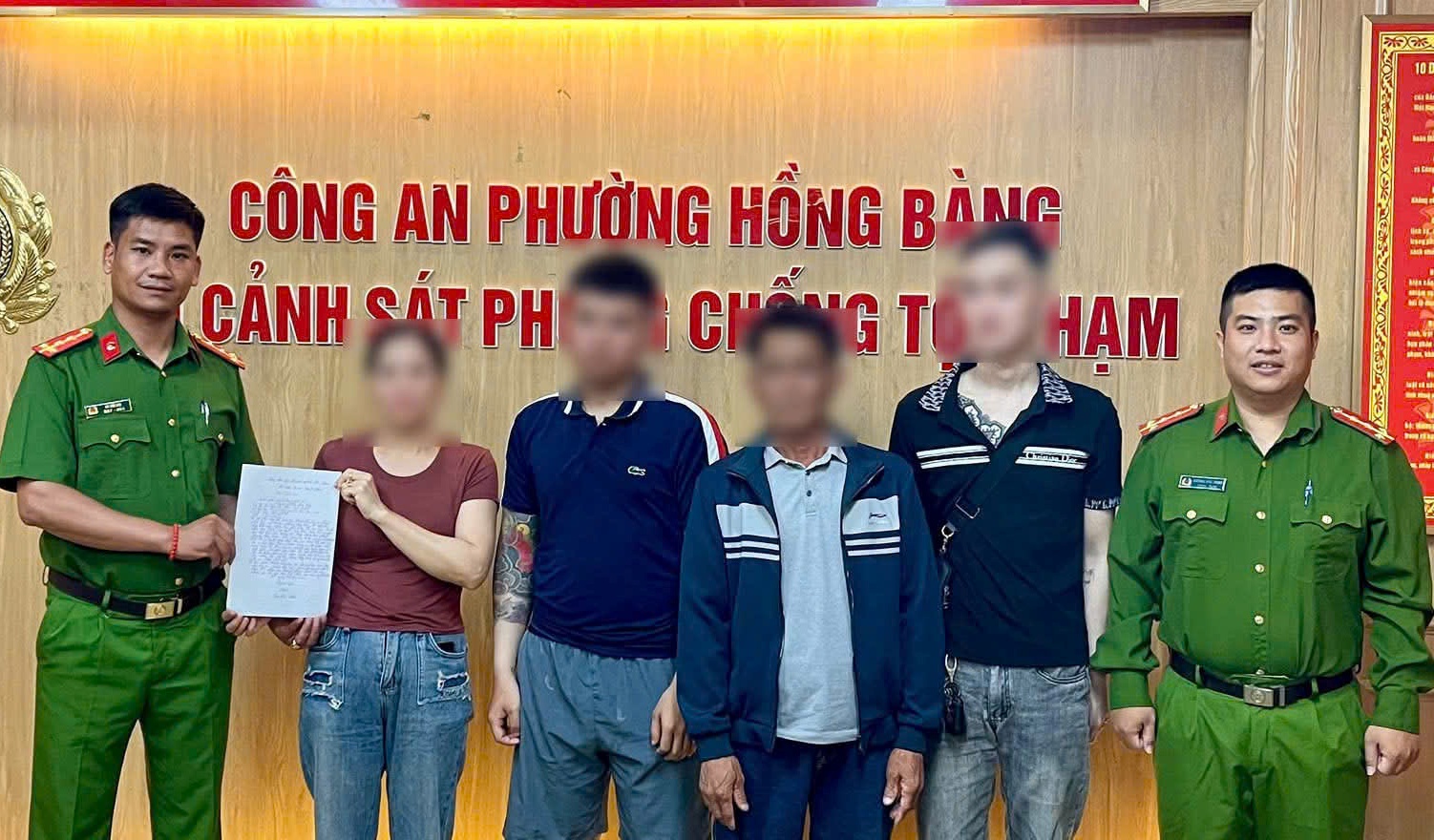 Công an phường Hồng Bàng kịp thời giải cứu người có ý định quyên sinh trên cầu Hoàng Văn Thụ